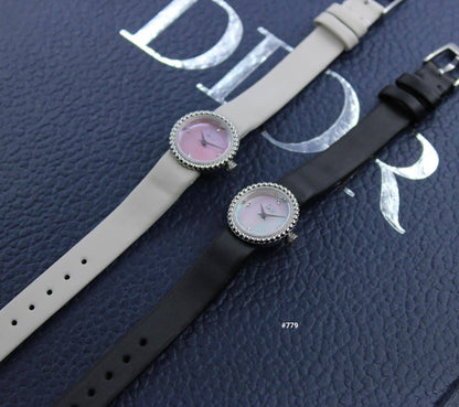DIOR WOMEN LEATHER 
19MM

270 dhs🪙🌨️

Zain58
♥️♥️♥️