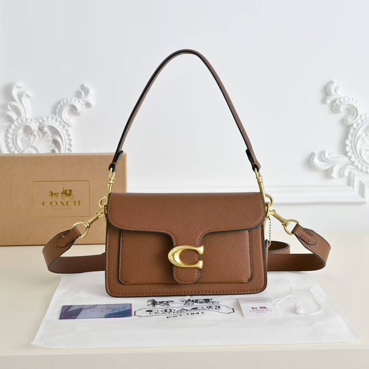 Coach
21cm 

100 dhs✅

Withbox
🎁🎁🎁

Zain143
♥️♥️♥️
