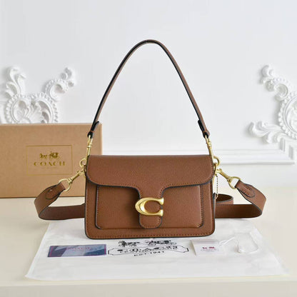 Coach
21cm 

100 dhs✅

Withbox
🎁🎁🎁

Zain143
♥️♥️♥️