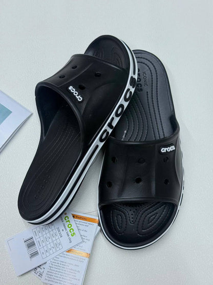 crocs unisex
Size 36to45
40 dhs🪙🌺

Zain236
