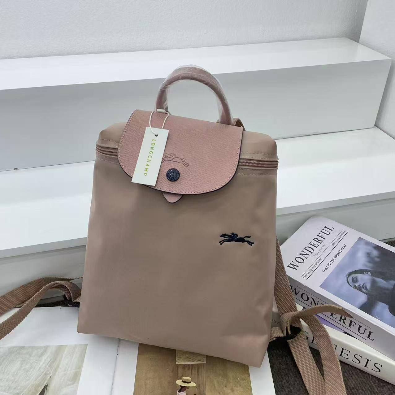 Long Champ
28*26*10cm
60 dhs🪙🌨️

Zain17
♥️♥️♥️