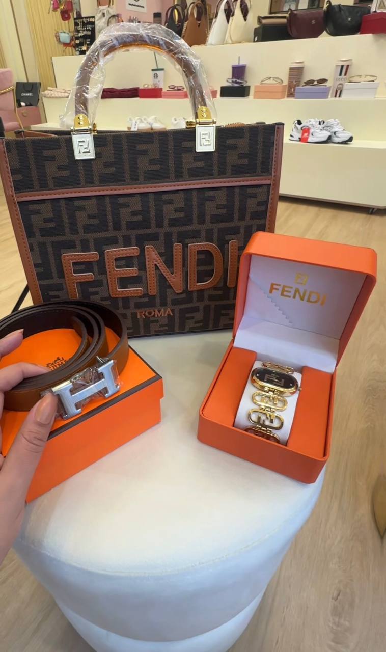 Fendi bag

Fendi watch 
with box

Hermes belt with box


All 250 dhs 

Valvet pretty beauty shop

♥️♥️♥️
Zc