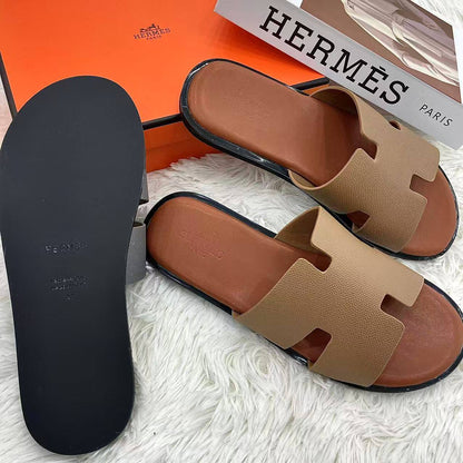 Hermes 

men's slippers restock 

Sizes 40 to 45
75 dhs🇦🇪🇦🇪

Zain232
♥️♥️♥️
