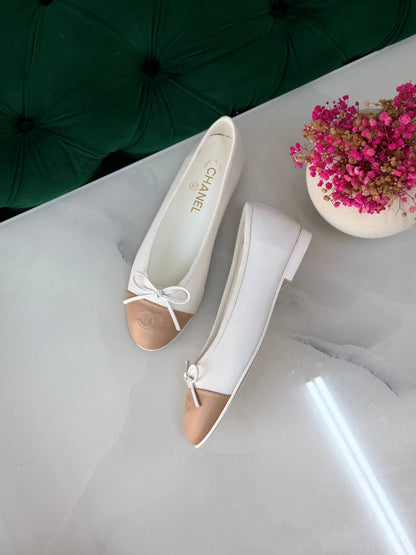 Chanel 
Vip quality 
Size:36 to 41 
450 dhs🇦🇪🇦🇪

Zain113
♥️♥️♥️