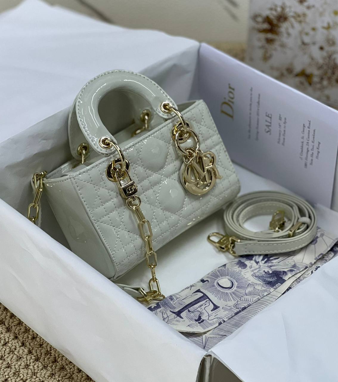 Dior
Master
 17Cm With Box
260 dhs💓

Zain131
♥️♥️♥️