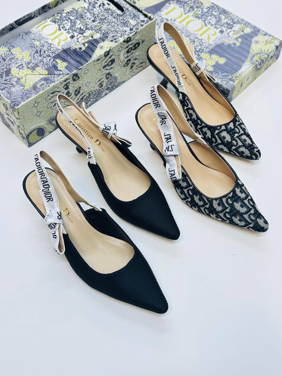 Dior
Size 36-41
110 dhs🪙💚

Zain21
♥️♥️♥️