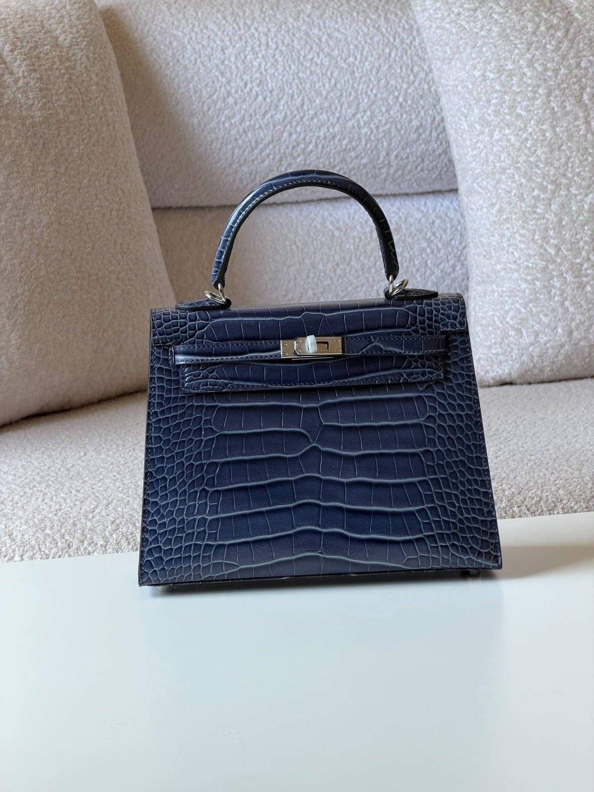 Hermes kelly 

25cm💥

Master quality ✅
with box 📦 
700 dhs🇦🇪🇦🇪

Zain52
♥️♥️♥️