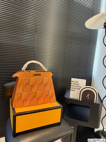 Fendi Master
420 dhs🪙💚

Zain131
♥️♥️♥️