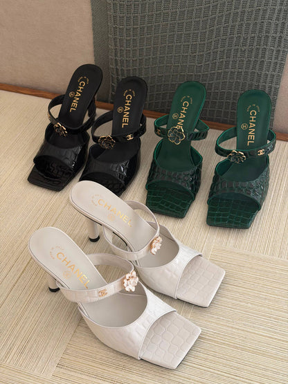 CHANEL
QUALITY:SUPER MASTER 😍💥
SIZE:36 TO 42😍🥰
450 dhs✅

Zain319
♥️♥️♥️