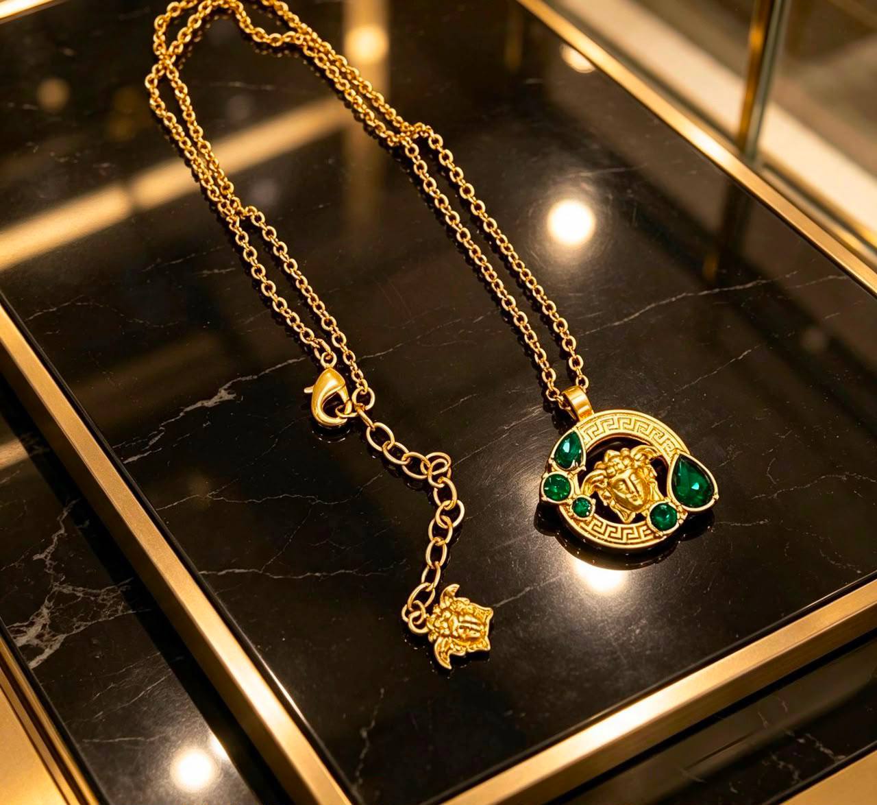 Versace set
Necklace 
Earrings 
Ring 💍 (adjustable )
Master Quality 💐

*140* AED normal box 📦

Zain48
♥️♥️♥️