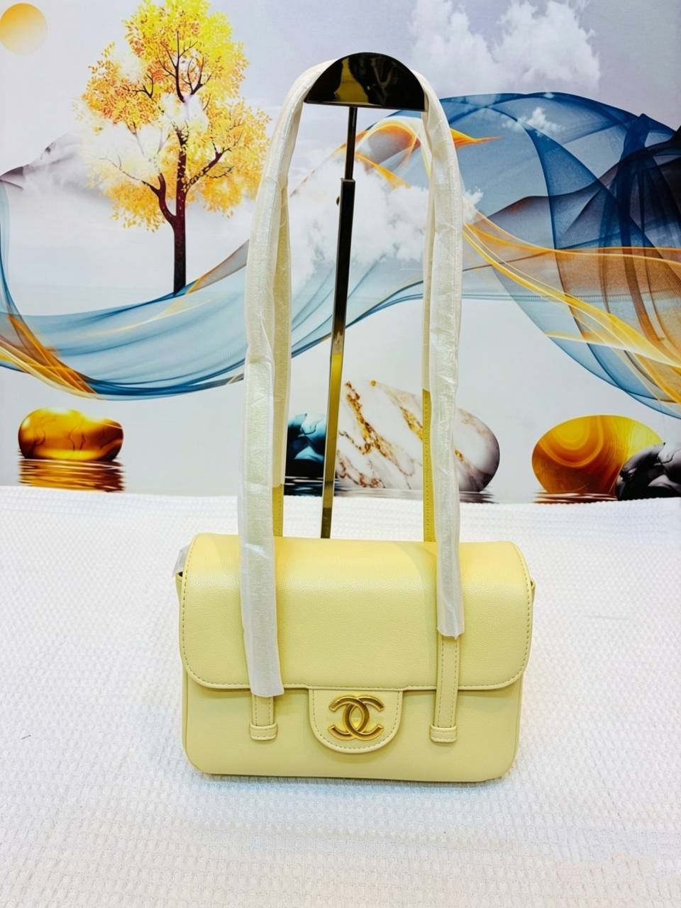 CHANEL
Best quality with box
115 dhs✅
size23CM

Zain290
♥️♥️♥️