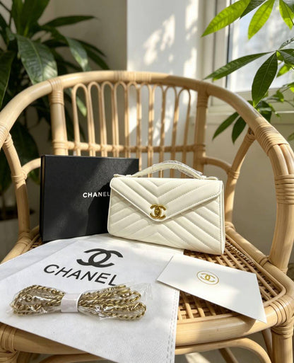 Chanel
100 dhs✅
with box

Zain07
♥️♥️♥️
