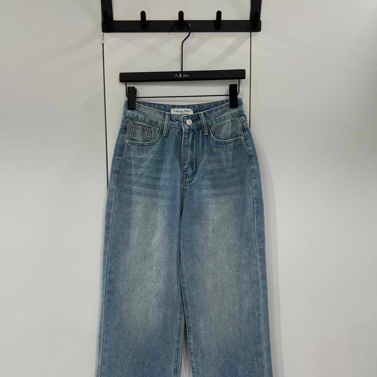 DIOR
*Super Master quality*
*Sizes:S M L XL*

350 dhs✅

Zain308
♥️♥️♥️