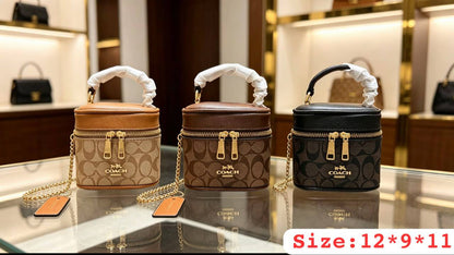 Coach 
85 dhs✅✅ 
with box

Zain07
♥️♥️♥️
