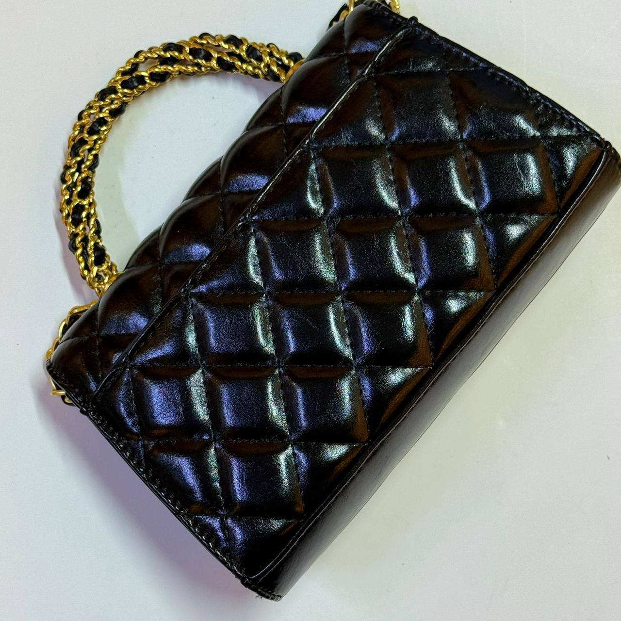 CHANEL 

NEW CAME GOOD QUALITY 

WITH BOX  
🎁🎁🎁

90 dhs🪙🌨️
SIZE: 19cm

Zain39
♥️♥️♥️