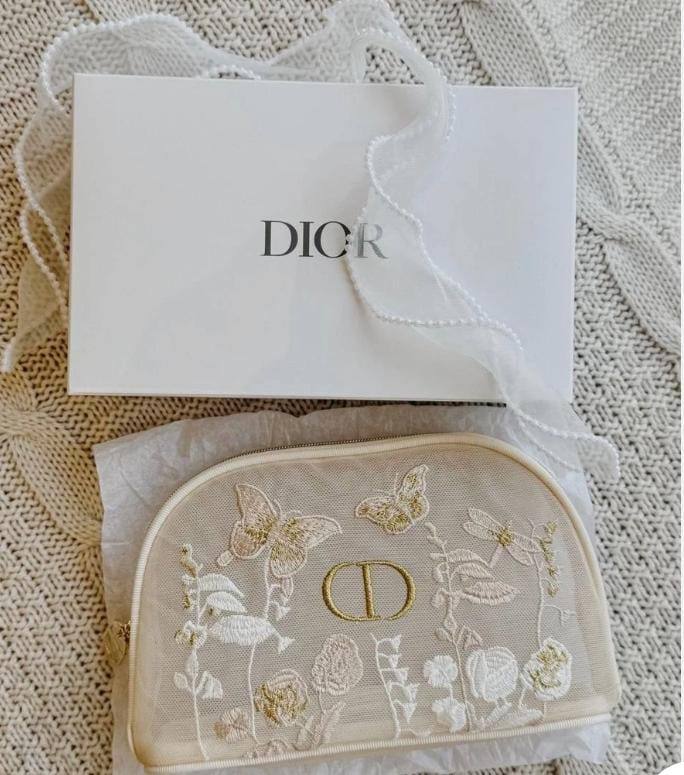 Dior 

60 dhs

Zain36
♥️♥️♥️