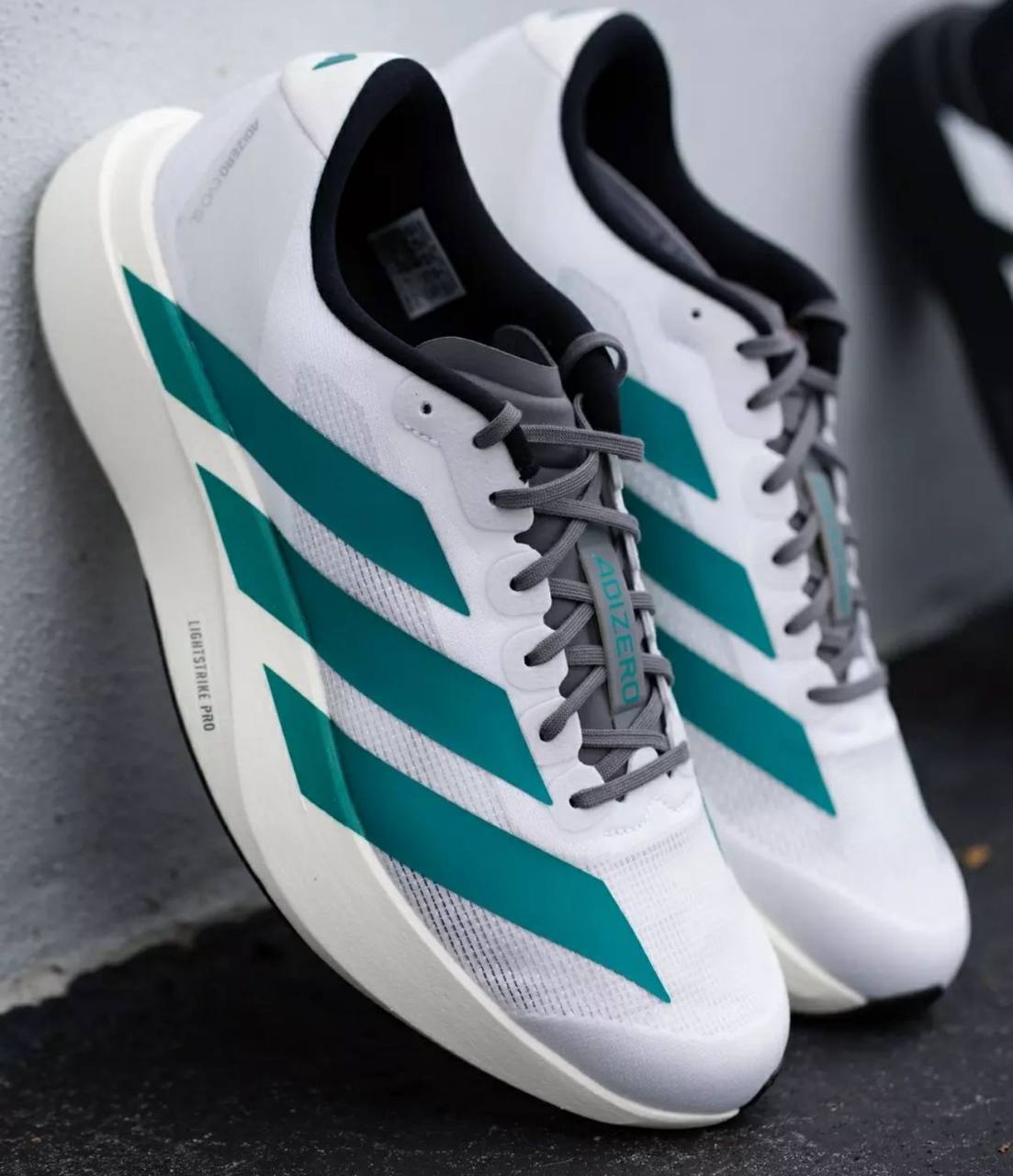 Adidas ADIZERO EVO SL ‘‘Cloud white/Pure Teal’’🍀☁️
36-45 AVAILABLE 🤩
All adizero we give discounts 🤩
200 dhs🇦🇪🇦🇪

Zain242
♥️♥️♥️
