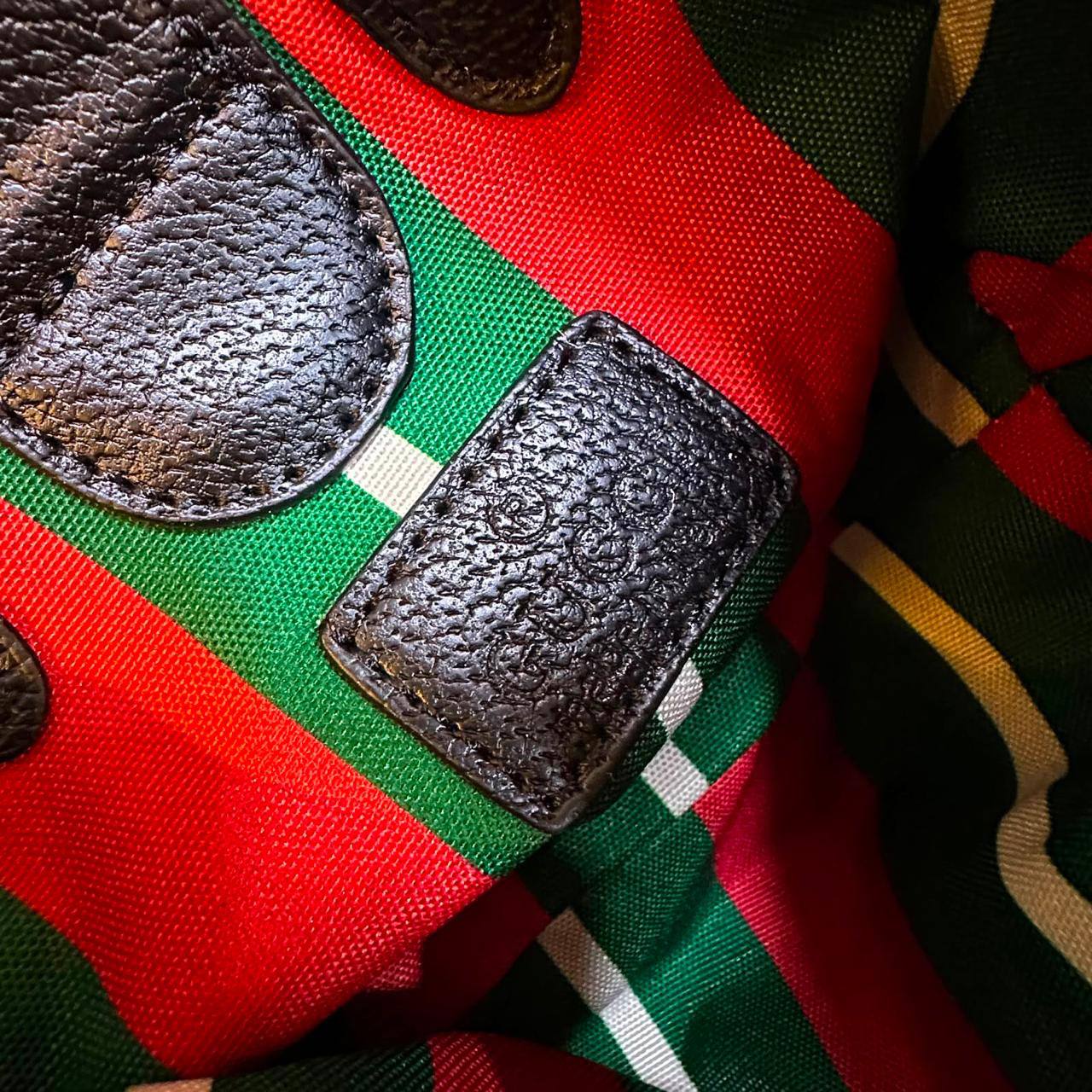 GUCCI 
 HIGH QUALITY 
MINI SIZE 
WITH BOX 
110 dhs💓

Zain17
♥️♥️♥️