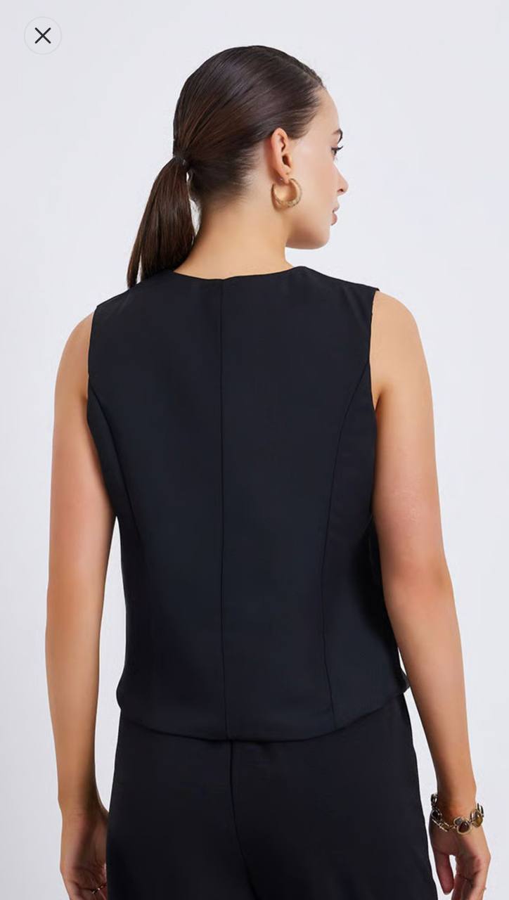 Women black waistcoat 
Size M.L.xl.2xl.3xl.4xl.5xl 
70 dhs✅

Zain39
♥️♥️♥️