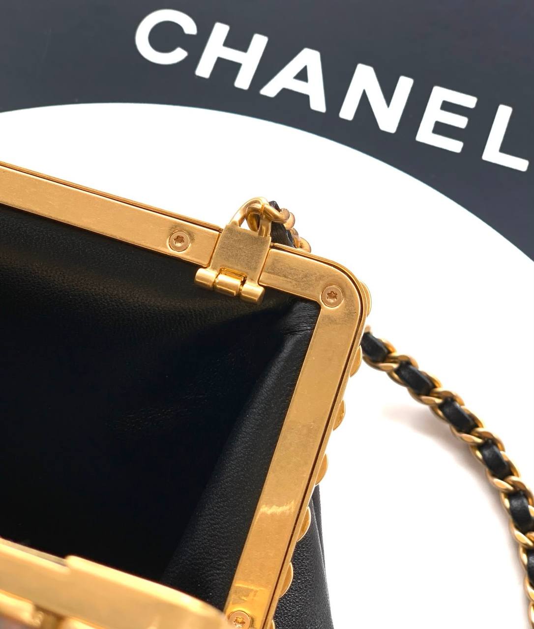 CHANEL 

COPY ONE 

NEW RESTOCK 

WITH BOX 

120 DHS…🇦🇪🇦🇪
Zain295
♥️♥️♥️