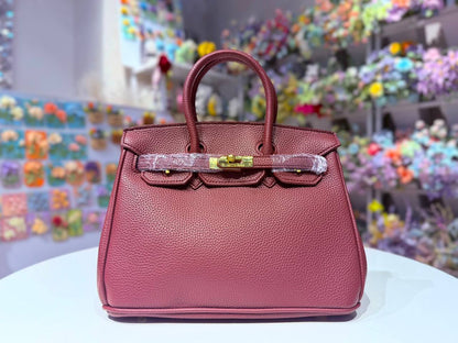 Hermes 
25cm  Golden
110 dhs💛

Zain44
♥️♥️♥️