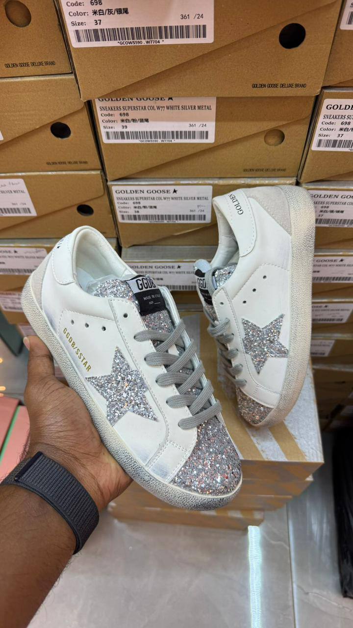 GGDB
Size 36 to 41 
160 dhs✅

Zain183
♥️♥️♥️