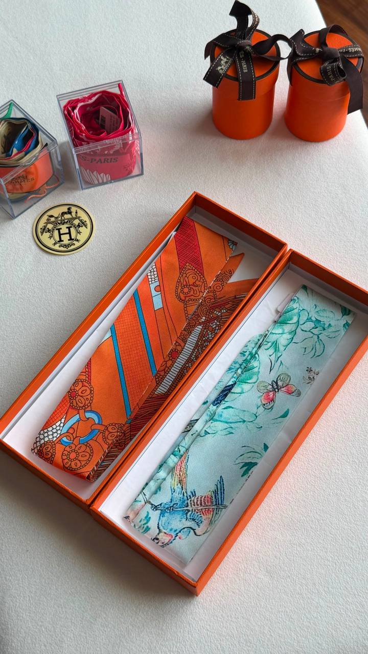 Hermes 
*Twilly Scarf* 
*With orginal packing*  🎁
250 dhs🇦🇪🇦🇪
*VIP QUALITY*

Zain280
♥️♥️♥️