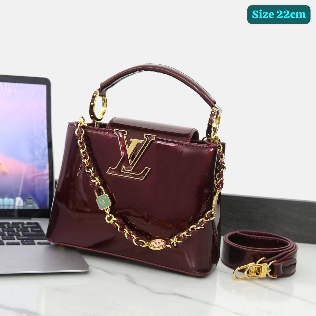 LV
Good quality 

with box 
🎁🎁🎁

125 dhs🌺

Zain186
♥️♥️♥️