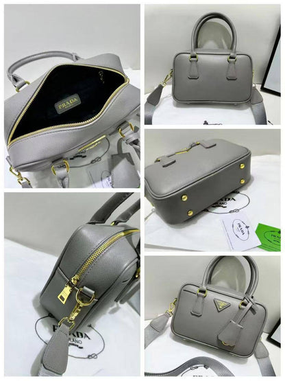 Prada 
115 dhs✅
Size 25 cm

Zain161
♥️♥️♥️