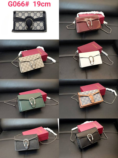 Gucci
90 dhs🇦🇪🇦🇪
with box
size 19cm

Zain26
♥️♥️♥️
