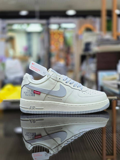 NIKE
Size 40 to  45 
105 dhs🇦🇪🇦🇪

Zain27
♥️♥️♥️