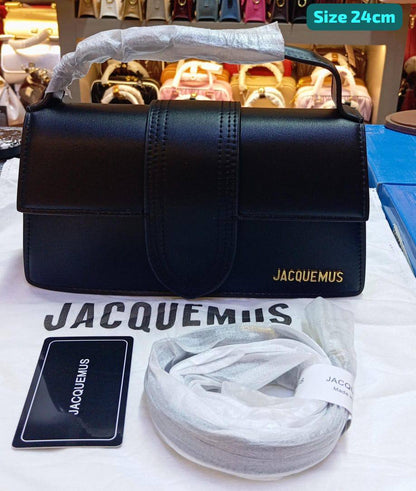 Jacquemus
Good quality 
with box 
105 dhs✅

Zain186
♥️♥️♥️