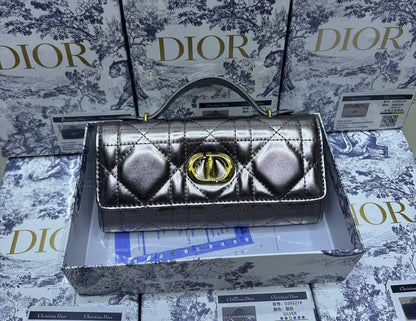 Dior 

100 dhs with box

Zain143
♥️♥️♥️
