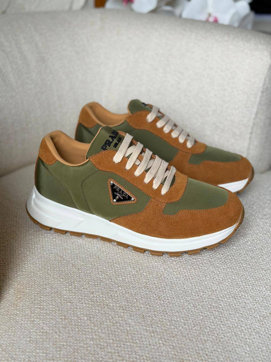 Prada Sneakers
*Vip Quality*
*Size: 40 to 46*
450 dhs✅

Zain-85
♥️♥️♥️