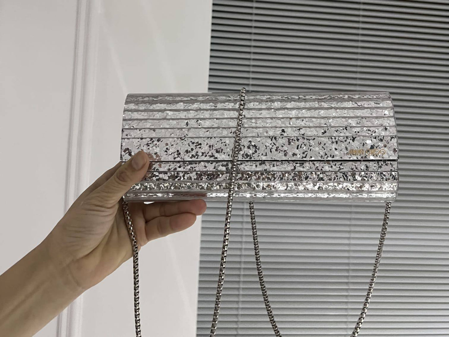 Jimmy Choo
120 dhs✅
with box

Zain26
♥️♥️♥️
