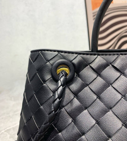 BOTTEGA

 COPY ONE 
RESTOCK 
155 dhs🇦🇪🇦🇪

Zain39
Zain295
Zain17
♥️♥️♥️