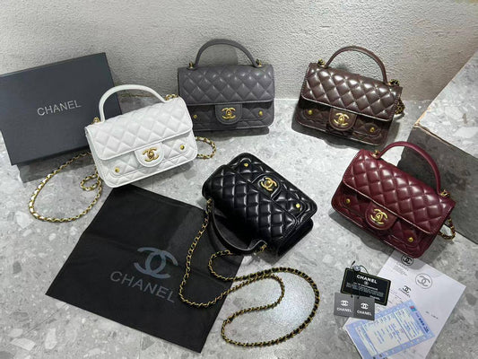 Chanel

with box
🎁🎁🎁

95 dhs🪙🌨️

Zain143
♥️♥️♥️