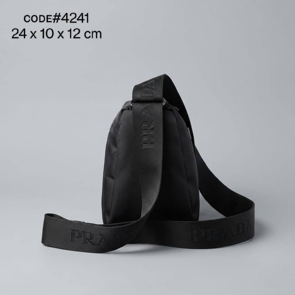 PRADA ᴄʀᴏssʙᴀɢ
ʀᴇ- ɴʏʟᴏɴ sᴀғғɪᴀɴᴏ ʟᴇᴀᴛʜᴇʀ
ᴅᴇᴛᴀᴄʜᴀʙʟᴇ ᴘᴏᴜᴄʜ
ᴀᴅᴊᴜsᴛᴀʙʟᴇ sᴛʀᴀᴘ
sɪᴢᴇ 24 cm

75 dhs✅

Zain31
♥️♥️♥️