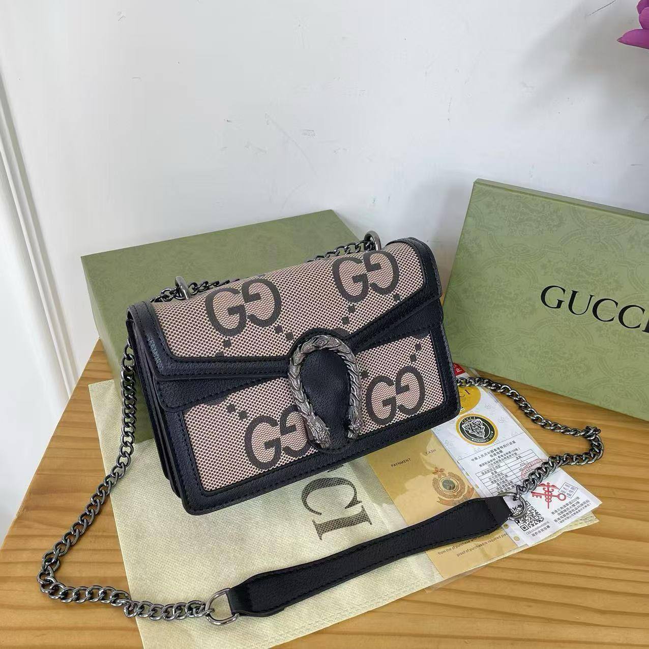 Gucci
23*16*7.5cm
With box
95 dhs🇦🇪🇦🇪

Zain17
♥️♥️♥️