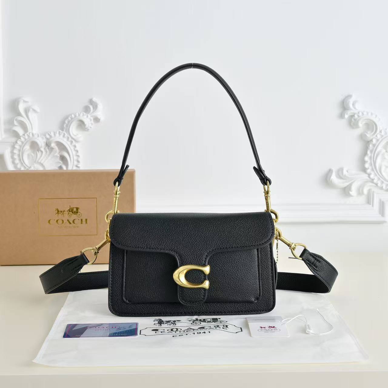 Coach
21cm 

100 dhs✅

Withbox
🎁🎁🎁

Zain143
♥️♥️♥️