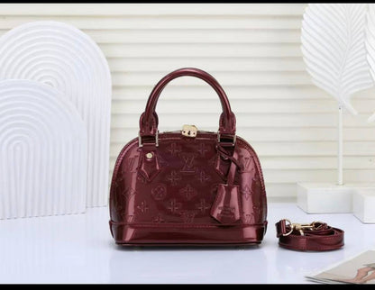 Dior
110 dhs🇦🇪🇦🇪
with box
size 21.5cm

Zain26
♥️♥️♥️