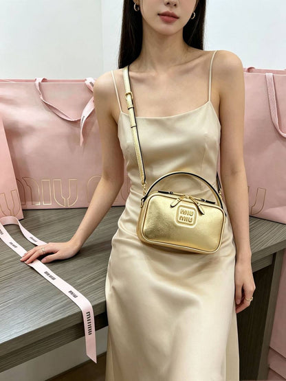 MIU MIU 

 GOOD QUALITY 

WITH BOX  🎁

90 dhs✅

Zain295
♥️♥️♥️