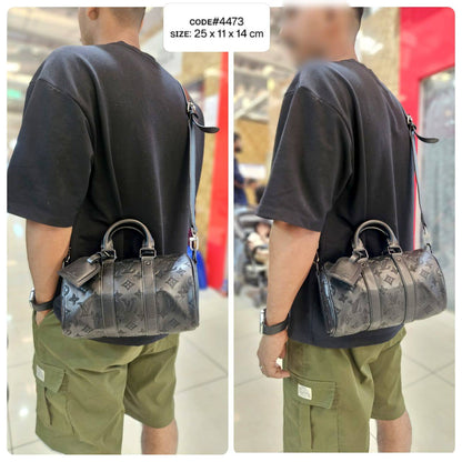 LV ᴜɴɪsᴇx Travel Bag
ᴋᴇᴇᴘᴀʟʟ ʙᴀɴᴅᴏᴜʟɪᴇ̀ʀᴇ 25
sɪᴢᴇ : 25 cm
ᴡɪᴛʜ BOX
🎁🎁🎁

110 dhs🪙🖤

Zain31
♥️♥️♥️