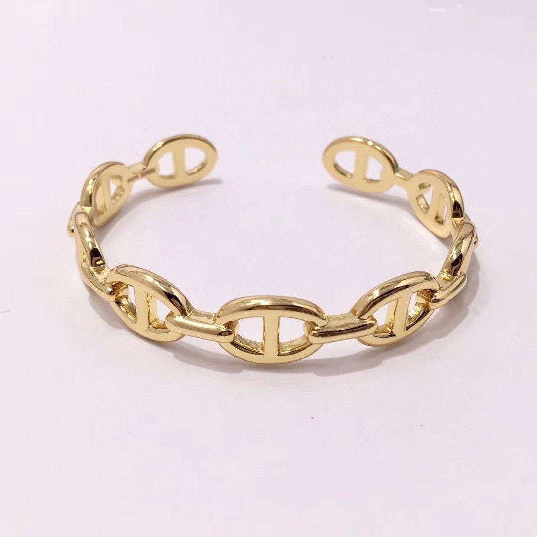 HERMES BRACELET
✨💫

90 dhs🇦🇪🇦🇪🇦🇪

 WITH BOX AND PAPER BAG🛍️🎁

Zain89
♥️♥️♥️