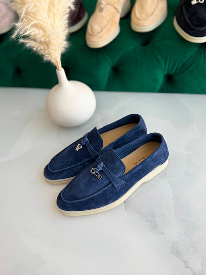 Loro Piana 
Vip quality 
Size:36 to 42
450 dhs🇦🇪🇦🇪

Zain113
♥️♥️♥️