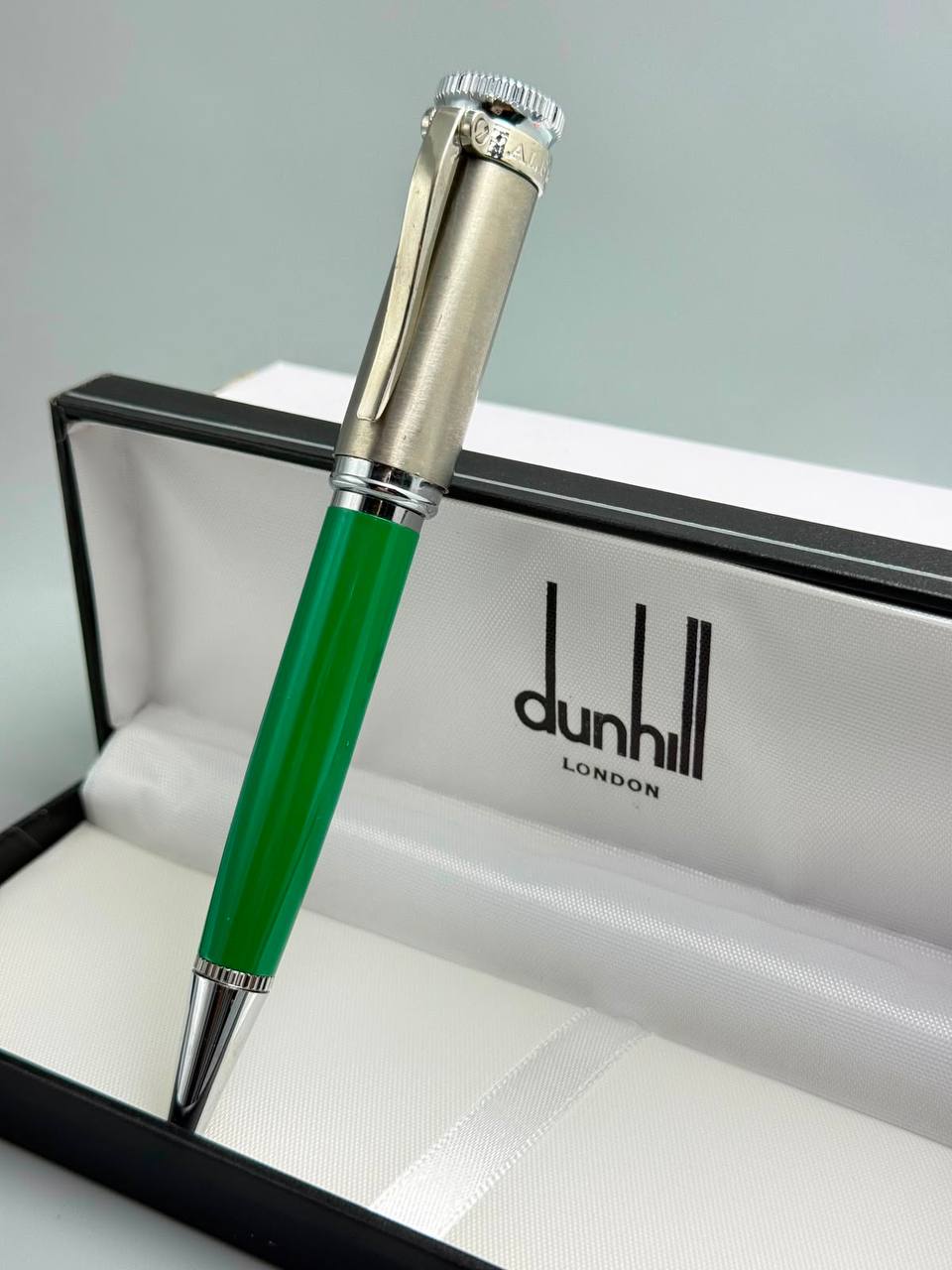 Pen
55 dhs🇦🇪🇦🇪

Zain182
♥️♥️♥️