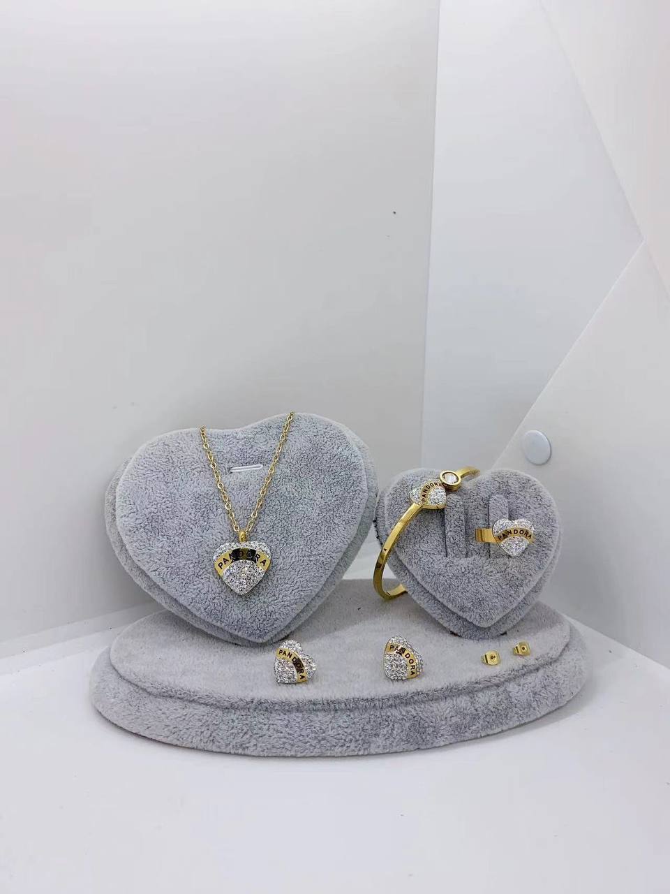one Set Accessories
50 dhs🇦🇪

Zain45
♥️♥️♥️