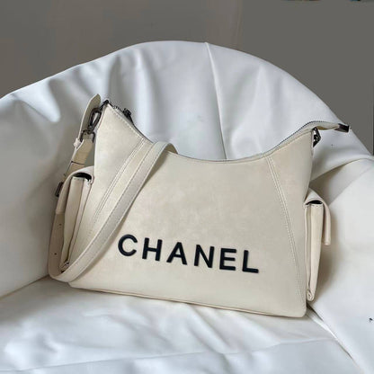 Chanel
Best quality
100 dhs👑
size 30cm

Zain158
♥️♥️♥️