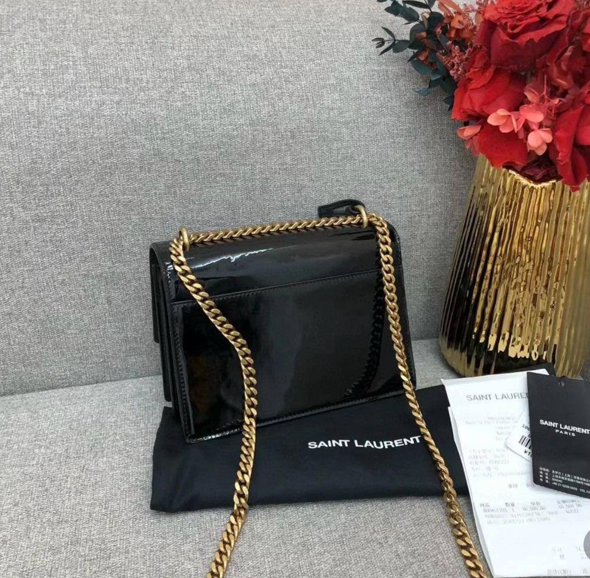 YSL NEW CAME GOOD QUALITY WITH BOX 
110 dhs🇦🇪🇦🇪

Zain295
♥️♥️♥️