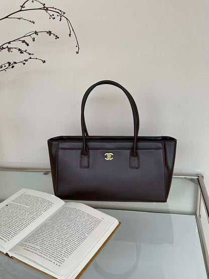Chanel

130 dhs🇦🇪🇦🇪

Zain143
♥️♥️♥️
